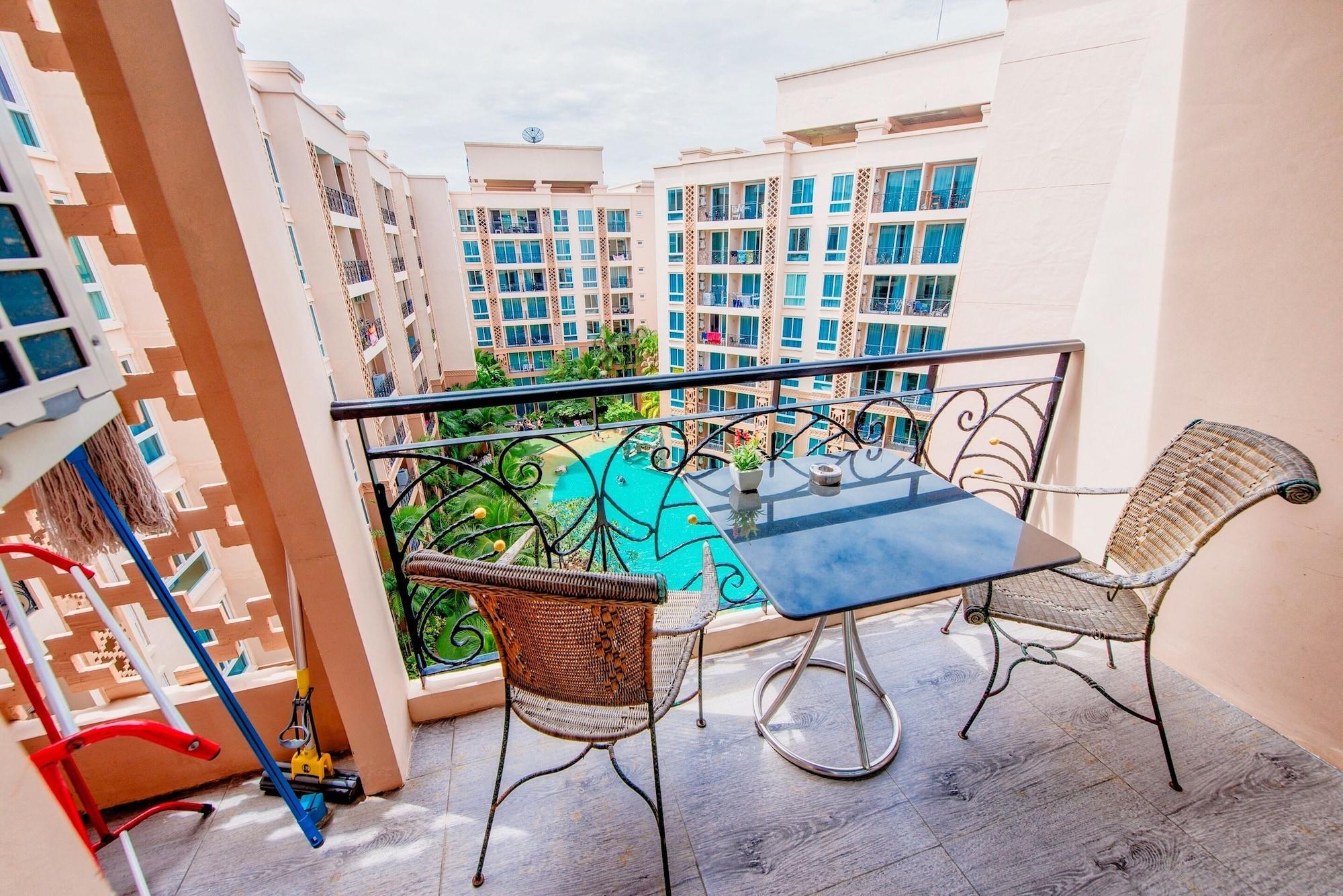 Atlantis Condo Resort Pantai Jomtien Luaran gambar