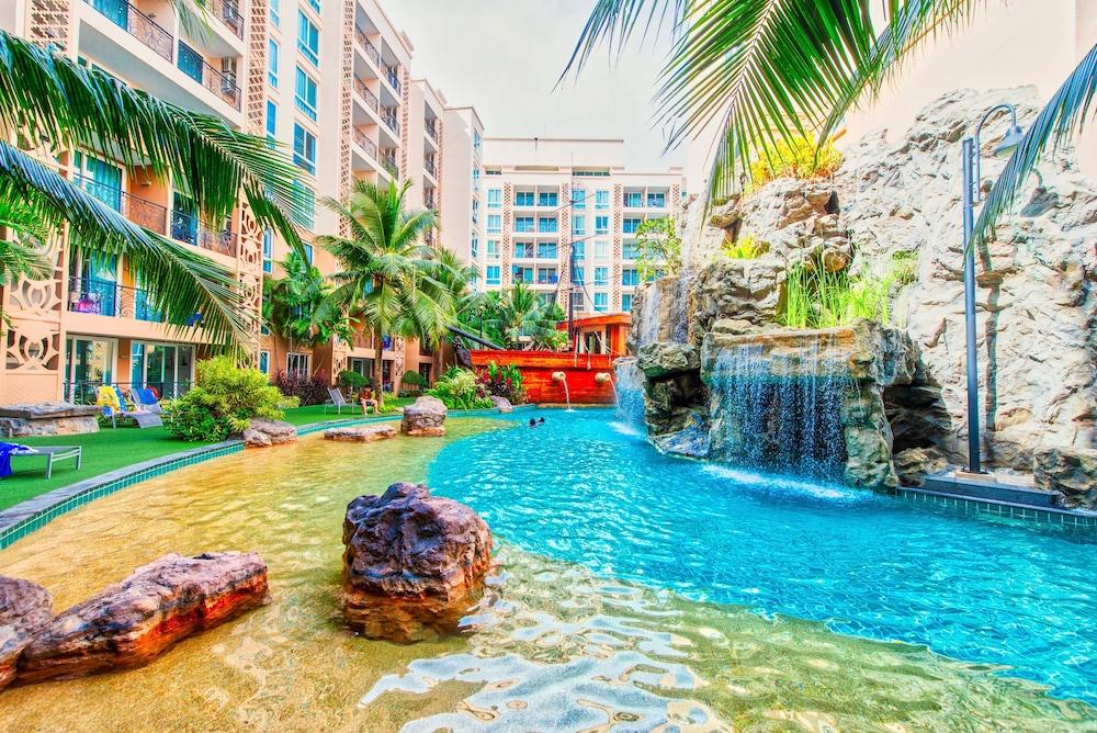 Atlantis Condo Resort Pantai Jomtien Luaran gambar